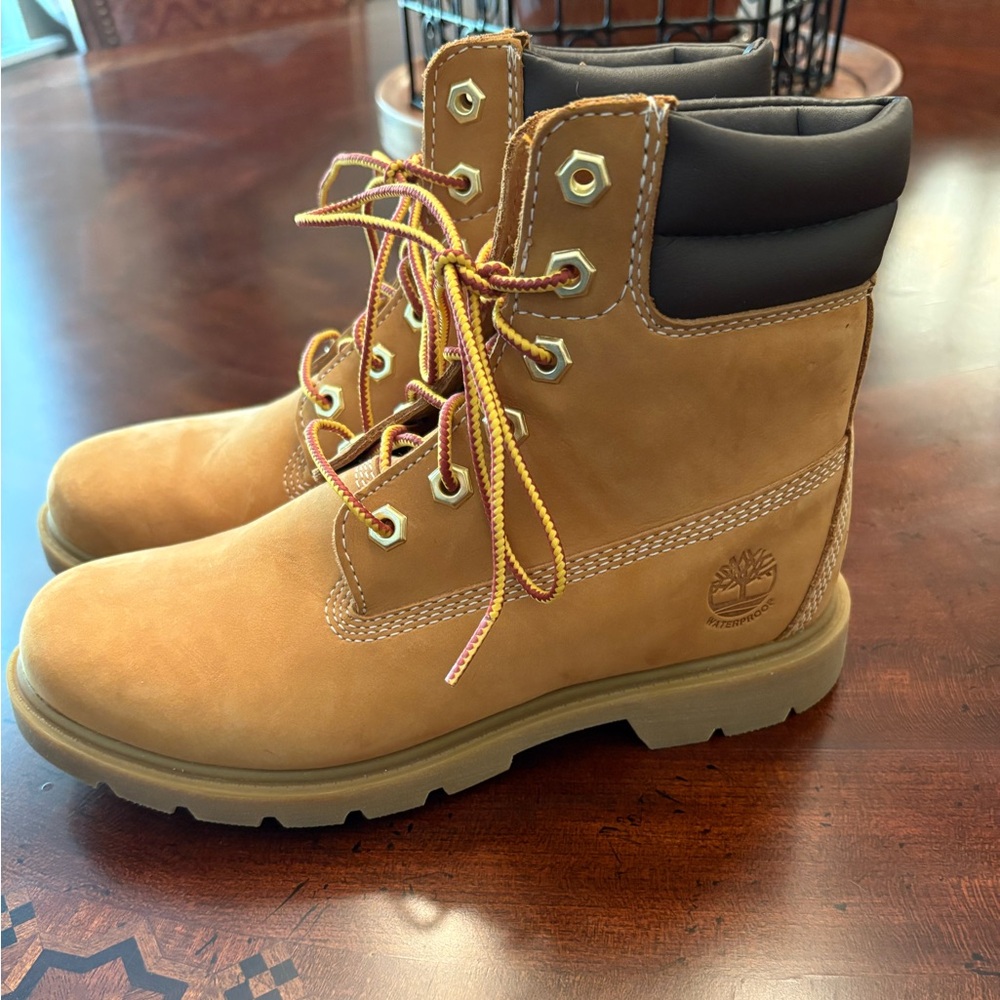 Timberland Wheat/Tan Lace-Up Padded Collar Boots